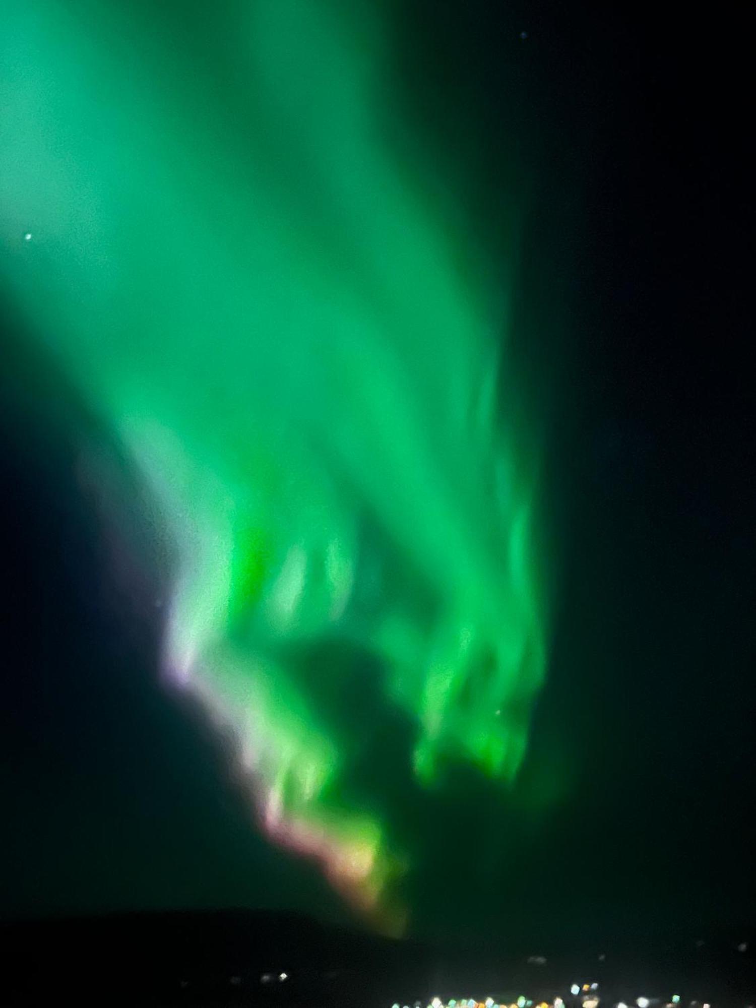 Bjork Guesthouse ラウガーバットン エクステリア 写真