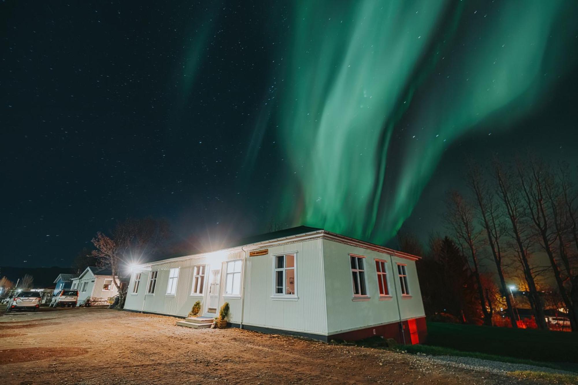 Bjork Guesthouse ラウガーバットン エクステリア 写真